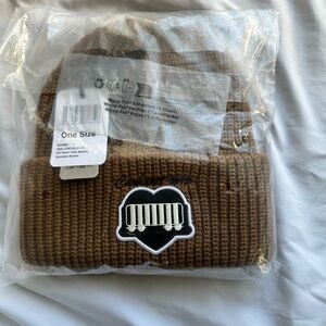 NWT Carhartt WIP OG Heart Train Beanie -
Hamilton Brown